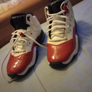 Nike Air Jordan B'Loyal GS Size 6Y Women’s Size 7.,5 White Gym Red CK1425-106